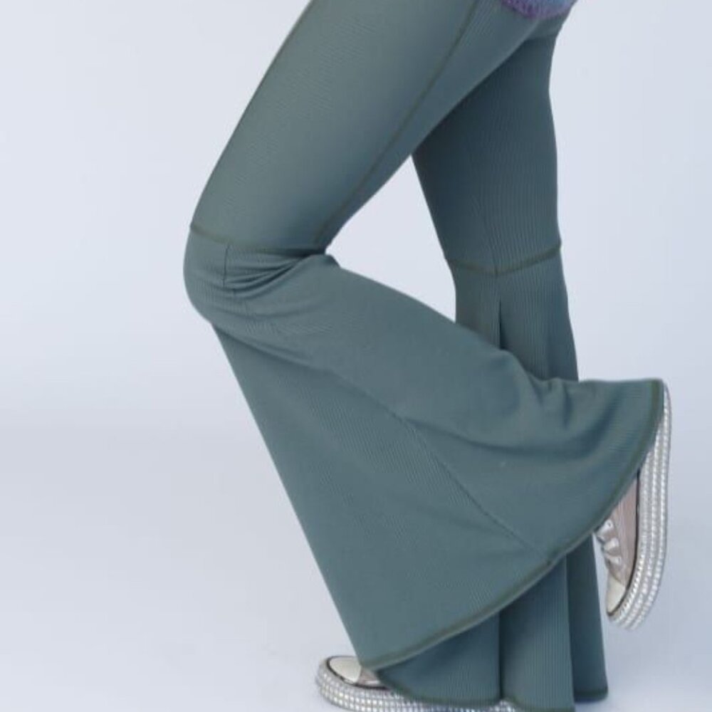 Sonny Ribbed Flare Pant Olive Small